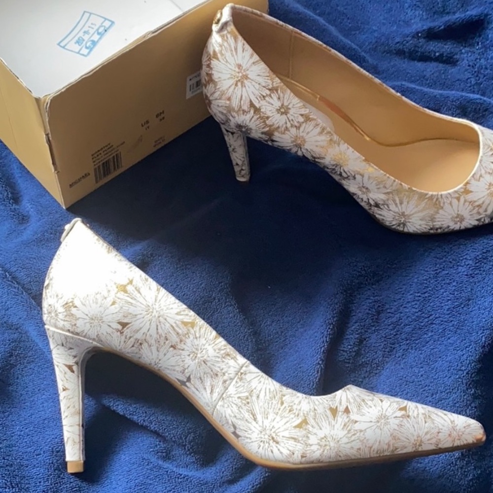 Michael Kors Keels ! Brand new I never wore them